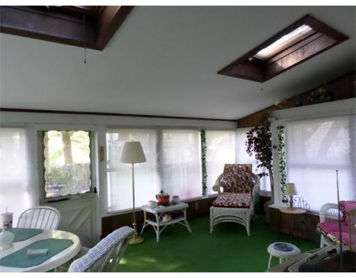 26 Bernard St, Springfield, MA 01109 photo 5