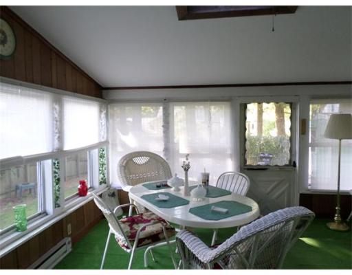 26 Bernard St, Springfield, MA 01109 photo 8