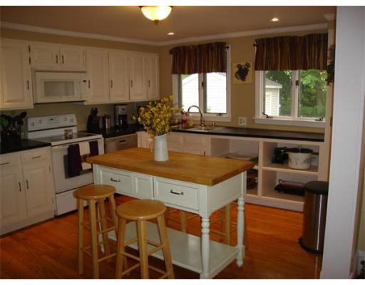 57 Appleton St, Springfield, MA 01108 photo 9