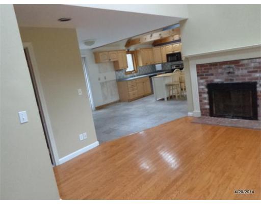 28 Winslow Ln, Wareham, MA 02571 photo 8