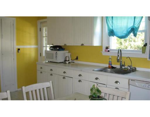 39 Marjorie St, Ware, MA 01082 photo 5