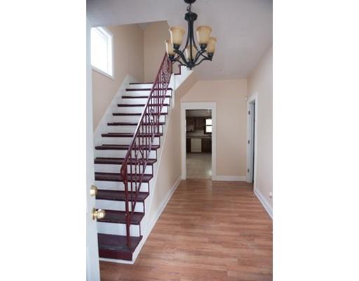 22 Tower St, Worcester, MA 01606 photo 2