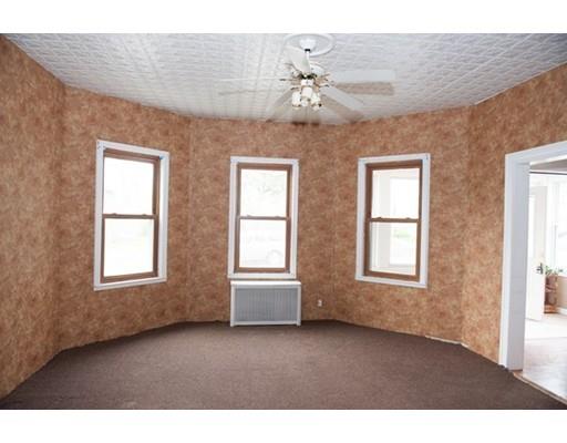 22 Tower St, Worcester, MA 01606 photo 4
