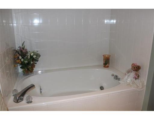 11 Forest Park Dr, Mendon, MA 01756 photo 16