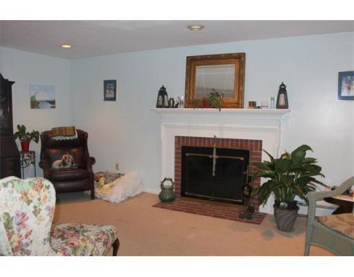11 Forest Park Dr, Mendon, MA 01756 photo 7