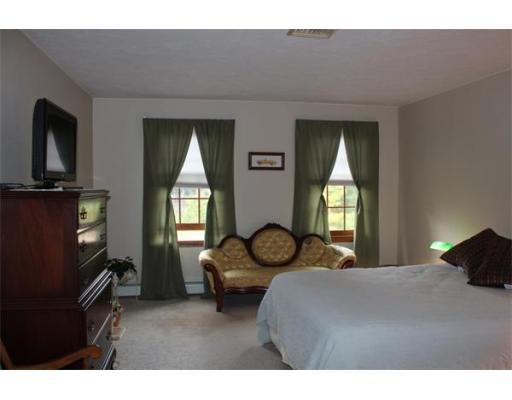 11 Forest Park Dr, Mendon, MA 01756 photo 13