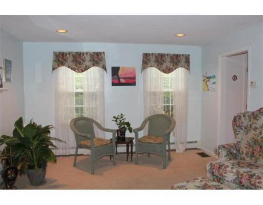 11 Forest Park Dr, Mendon, MA 01756 photo 8