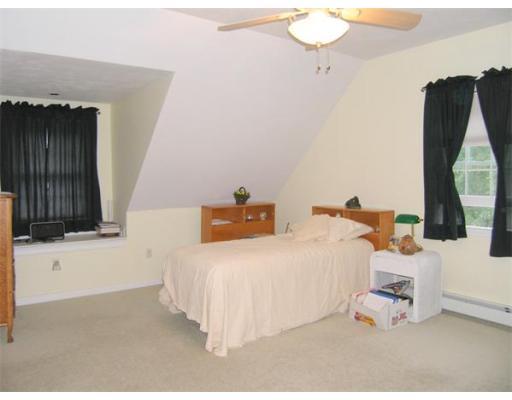 11 Forest Park Dr, Mendon, MA 01756 photo 23