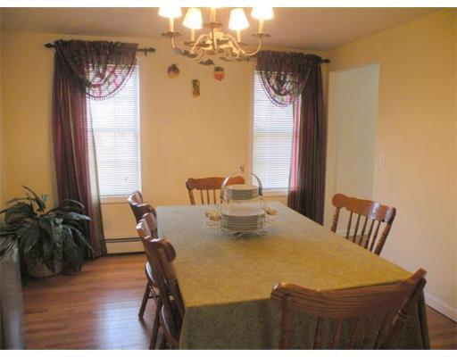 14 Wrentham Rd, Worcester, MA 01602 photo 9