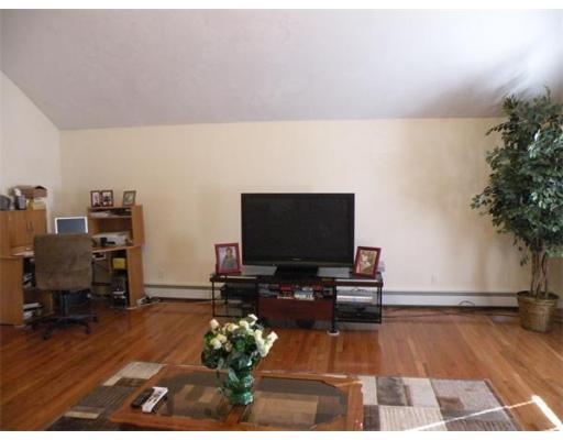 14 Wrentham Rd, Worcester, MA 01602 photo 12