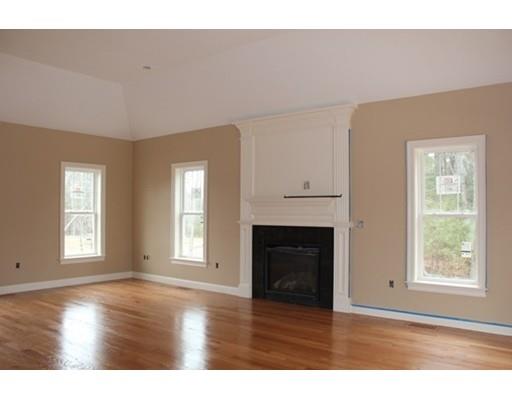 4 Strawberry Ln, Mendon, MA 01756 photo 12