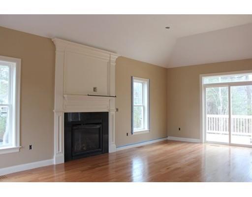 4 Strawberry Ln, Mendon, MA 01756 photo 11