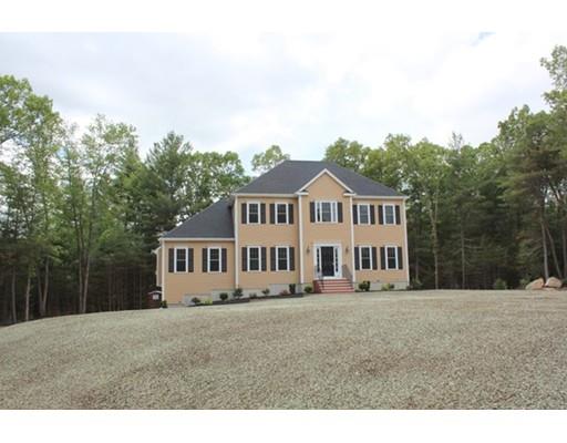 4 Strawberry Ln, Mendon, MA 01756 photo 1