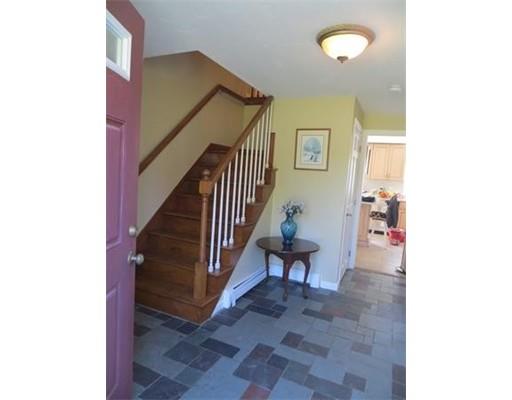 9 Carpenter Hill Rd, Mendon, MA 01756 photo 3