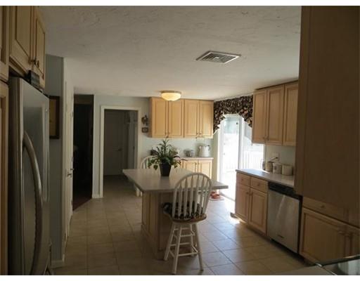 9 Carpenter Hill Rd, Mendon, MA 01756 photo 4