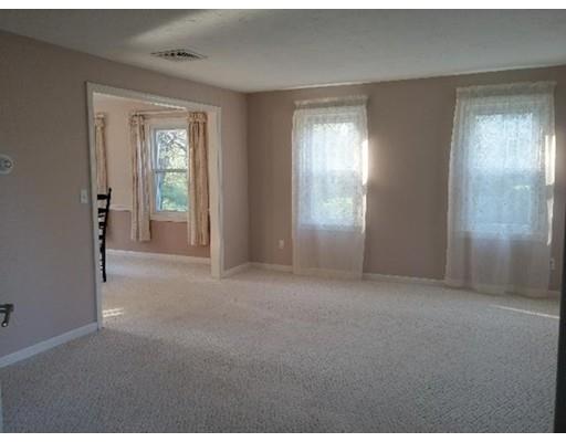 9 Carpenter Hill Rd, Mendon, MA 01756 photo 2