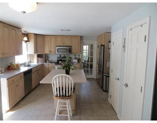 9 Carpenter Hill Rd, Mendon, MA 01756 photo 5