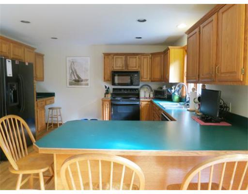 3 Cloutmans Ln, Marblehead, MA 01945 photo 4
