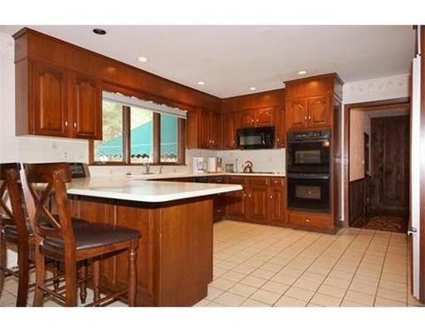 4 Donnelly Dr, Dover, MA 02030 photo 3