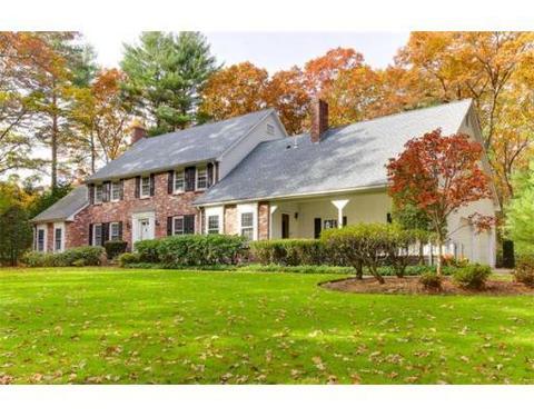 4 Donnelly Dr, Dover, MA 02030 photo 1