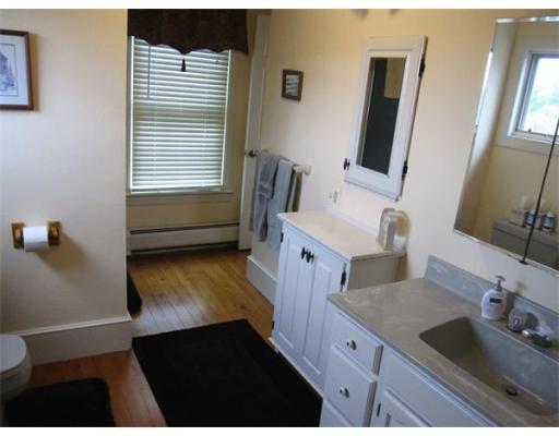 30 Lyman St, Easthampton, MA 01027 photo 10