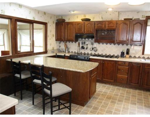 30 Lyman St, Easthampton, MA 01027 photo 2