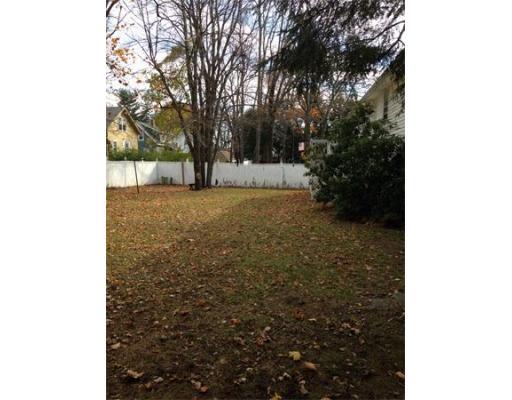 8 Emily St, Worcester, MA 01606 photo 4