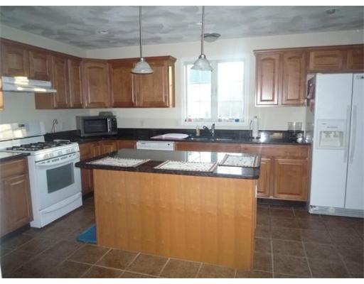 31 Old Farm Ln, Fall River, MA 02720 photo 2