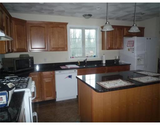 31 Old Farm Ln, Fall River, MA 02720 photo 4