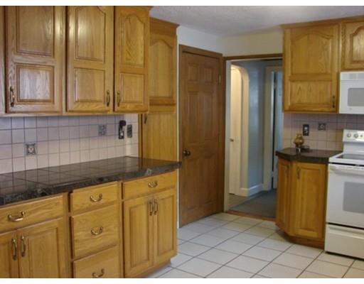 79 Halford St, Gardner, MA 01440 photo 3