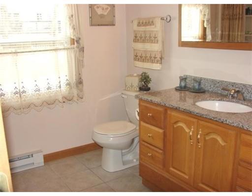 79 Halford St, Gardner, MA 01440 photo 13