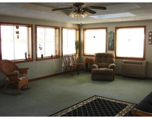 79 Halford St, Gardner, MA 01440 photo 8