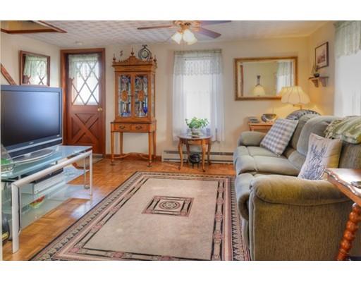 112 Pleasant St, Gloucester, MA 01930 photo 4