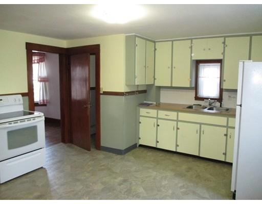 36 Travers St, Gardner, MA 01440 photo 4