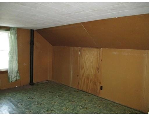 36 Travers St, Gardner, MA 01440 photo 11