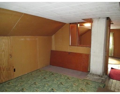 36 Travers St, Gardner, MA 01440 photo 12