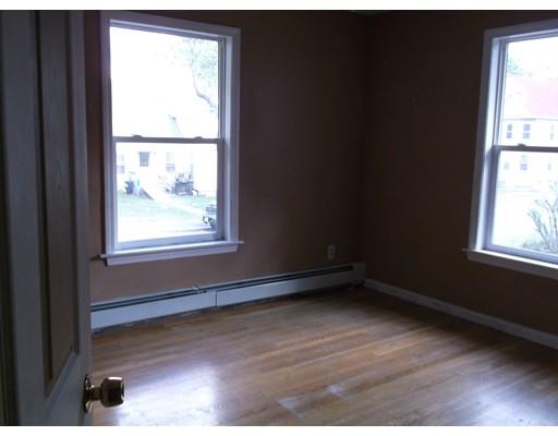 3 Buffum St, Worcester, MA 01603 photo 4