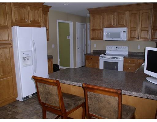 282 Christopher Dr, Springfield, MA 01119 photo 8