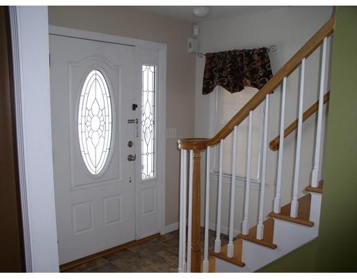 282 Christopher Dr, Springfield, MA 01119 photo 6