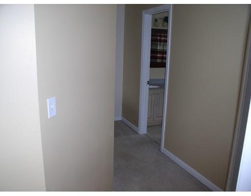 282 Christopher Dr, Springfield, MA 01119 photo 17