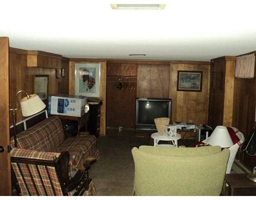 33 Abbott St, Springfield, MA 01118 photo 11