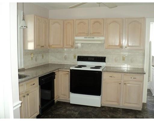 33 Abbott St, Springfield, MA 01118 photo 4