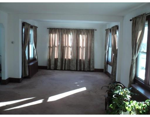33 Abbott St, Springfield, MA 01118 photo 7