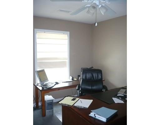 33 Arrowsic St, Worcester, MA 01606 photo 4
