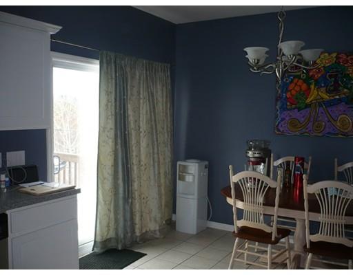 33 Arrowsic St, Worcester, MA 01606 photo 2
