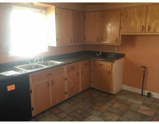 207 Edendale St, Springfield, MA 01104 photo 10