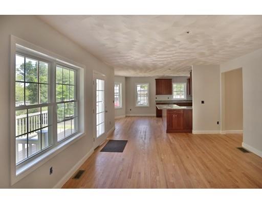 4 Mohawk Cir, Georgetown, MA 01833 photo 8