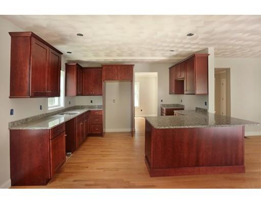 4 Mohawk Cir, Georgetown, MA 01833 photo 4