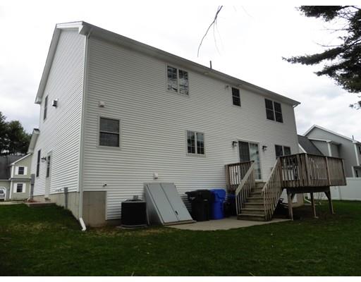 46 Barrington Dr, Springfield, MA 01129 photo 2