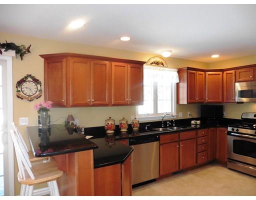 46 Barrington Dr, Springfield, MA 01129 photo 9